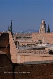 Image du Maroc Professionnelle de  Une vue des toits de la Médina de Marrakech la ville rouge prise d'une maison à Laksour de Marrakech, Samedi 22 Février 1987. (Photo / Abdeljalil Bounhar)